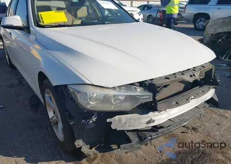 2014 BMW 328I xDrive z USA, uszkodzony, nr VIN WBA3B5C58EF599467